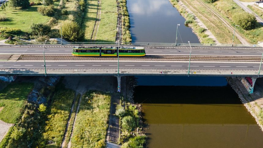 Tramwaj na moście Chrobrego