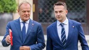 Donald Tusk i Adam Szłapka