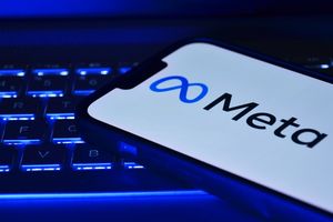 smartfon z logo Meta