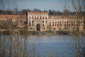 Zabytkowy Spichlerz nad Narwią