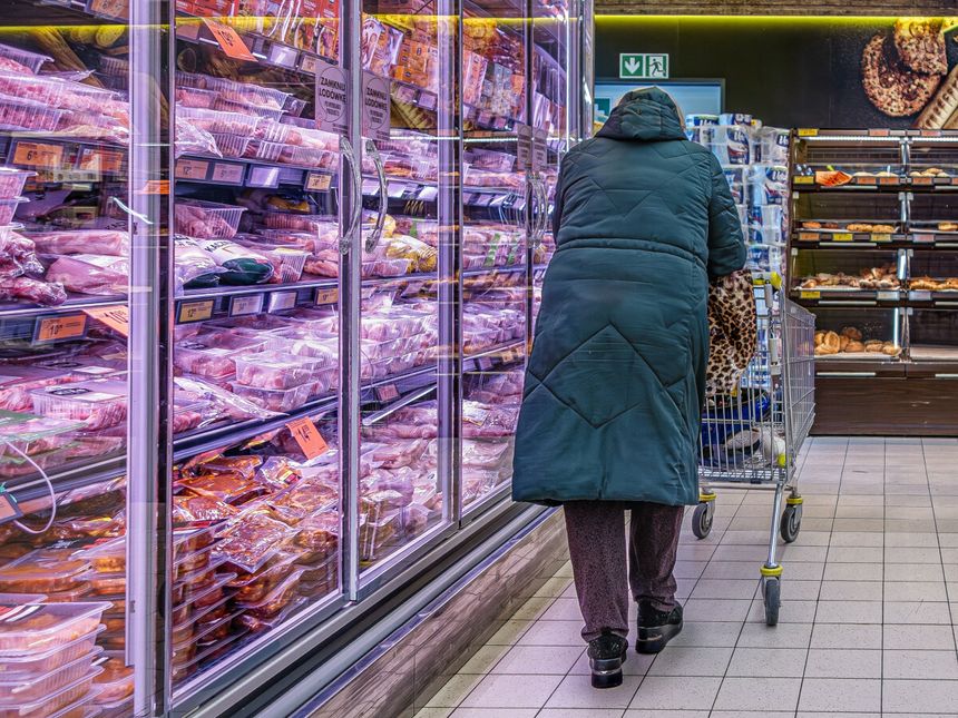 Zakupy w supermarkecie Biedronka