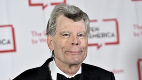 Jest nazywany królem powieści grozy. Za jego sukcesem stoi jedna osoba