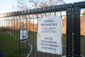 Zamknięte wejście do Ósmego Parku