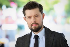 Jest królem polskiego kryminału. Nie zgadniesz, z czyjej metody korzysta