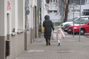 Dziecko w drodze do przedszkola