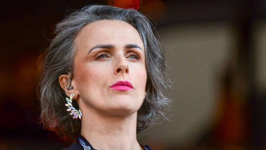 Córka legendy PRL-u jest malarką. Nie uwierzysz, ile kosztują jej obrazy