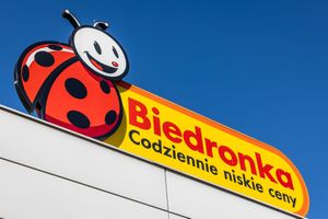 sklep Biedronka logo