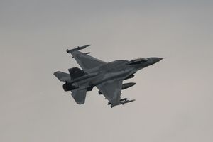 f 16
