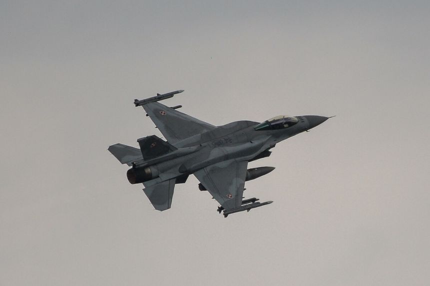 f 16