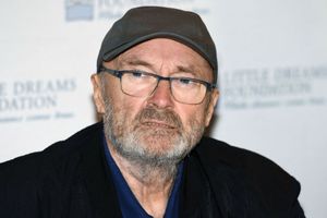 W jakim stanie jest Phil Collins? Legendarny muzyk przeszedł aż pięć operacji