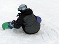 Snowboardzista na stoku narciarskim