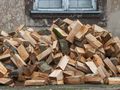 Za palenie mokrym drewnem można dostać mandat