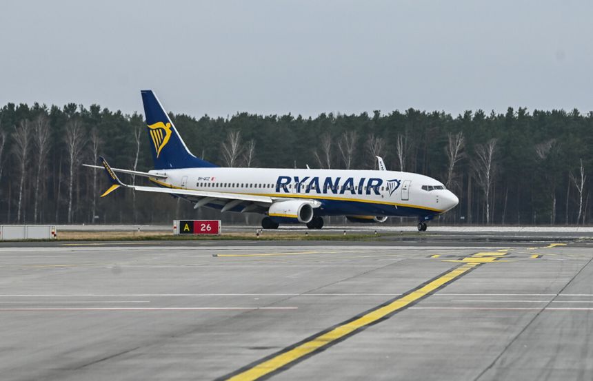 Samolot Ryanair na lotnisku w Bydgoszczy
