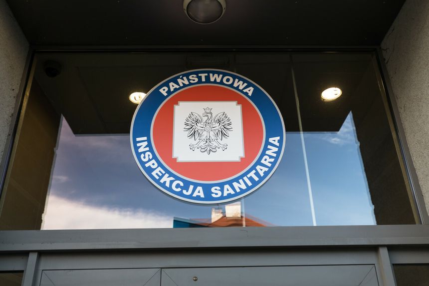 Tablica Panstwowej Inspekcji Sanitarnej.