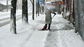 odśnieżanie chodnika