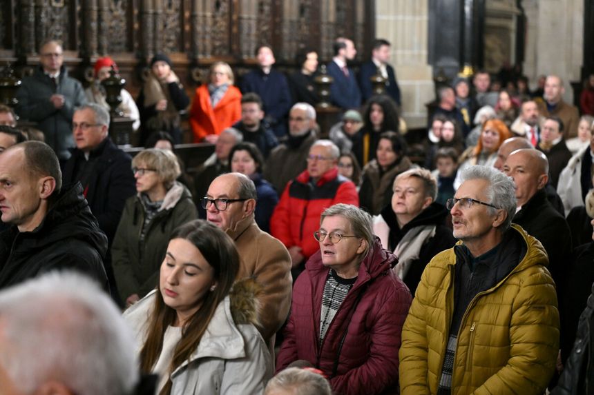 Pasterka zwalnia z uczestnictwa w mszy w dzień Bożego Narodzenia