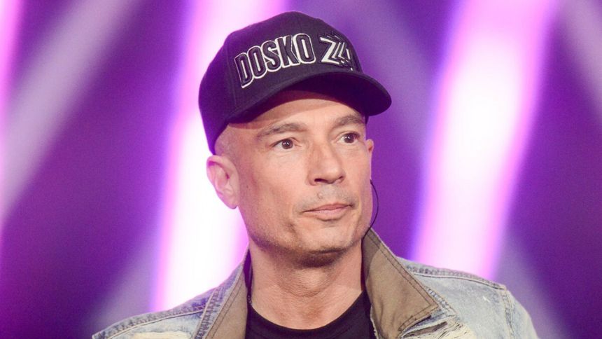 Polacy kochają jego piosenki. Mało kto wie, jak nazywa się naprawdę