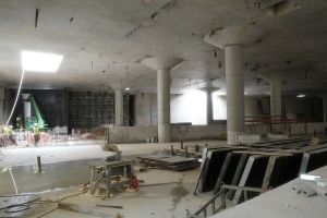 Budowane przejście z al. Wlokniarzy do przystanku Koziny