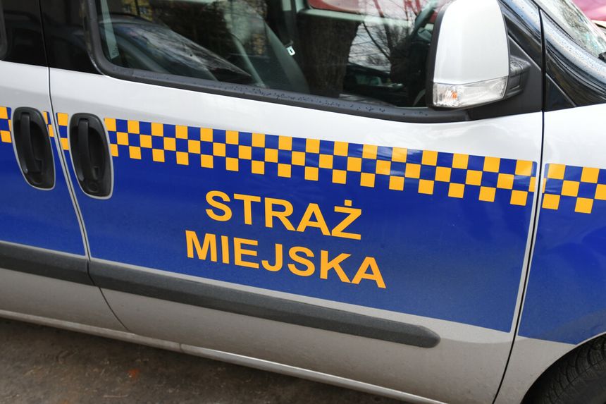 samochod strazy miejskiej