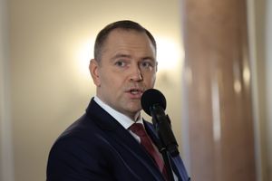 Weto Karola Nawrockiego. Czarnek broni decyzji prezydenta