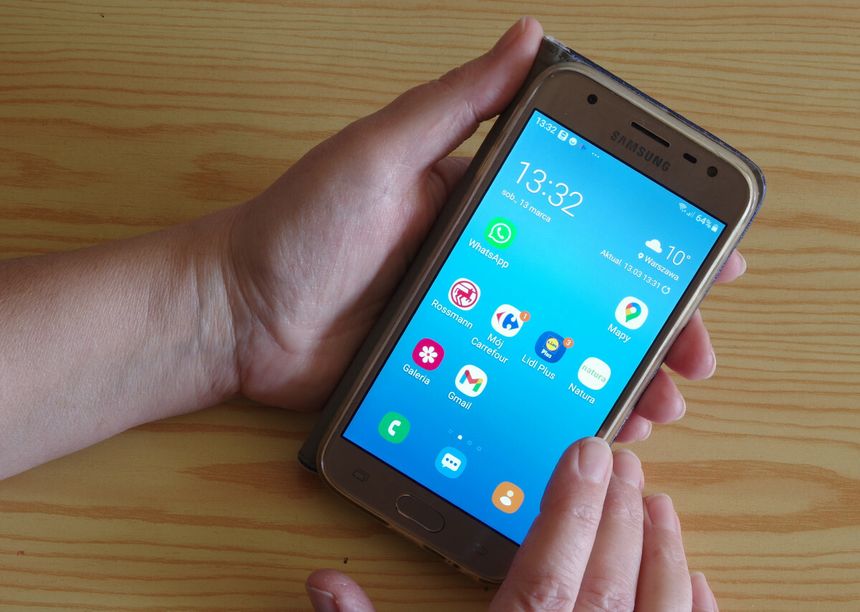 telefon komórkowy