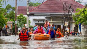 Indonezja. Powodzie i osuwiska, są ofiary śmiertelne