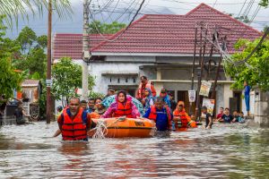 Indonezja. Powodzie i osuwiska, są ofiary śmiertelne