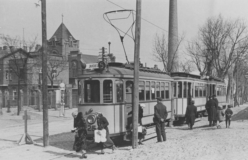 Archiwalne zdjęcie tramwaju w Toruniu