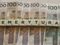 wyraz emerytura ułożony ze scrabble