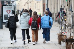 Dramatyczny bilans telefonu 116 111. Liczba interwencji ratujących życie wzrosła o 40 proc.