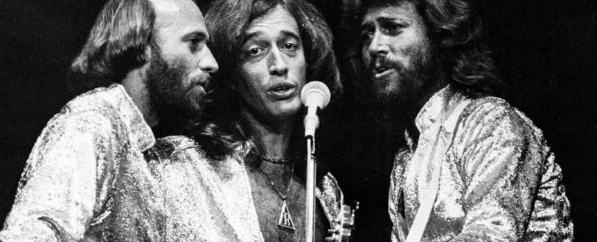 Hit lat 70. powstał na potrzeby filmu. Niewiele osób wie, że piosenka ratuje życie