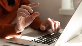 Praca zdalna dla rodziców dzieci do 4 lat: jakie są zasady?