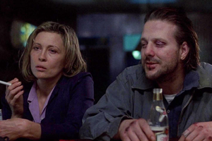 Faye Dunaway i Mickey Rourke w filmie "Ćma barowa"