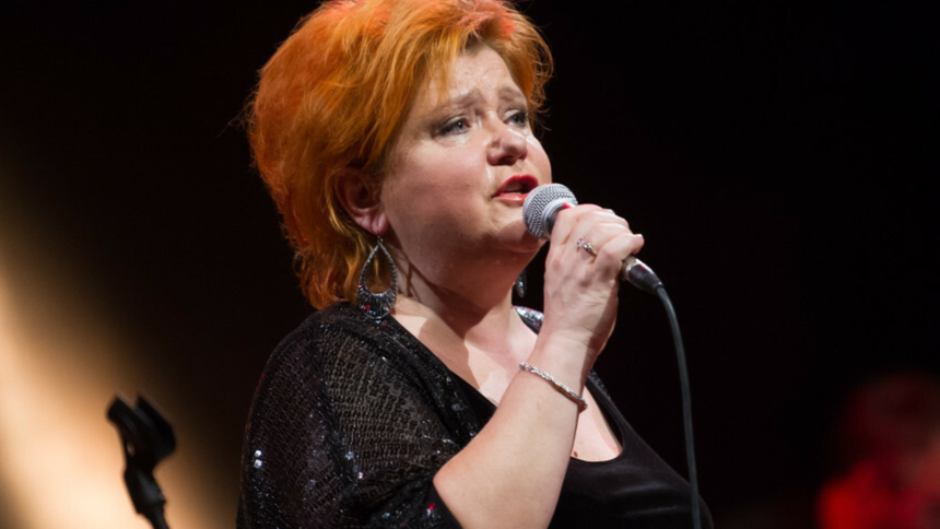 Lora Szafran