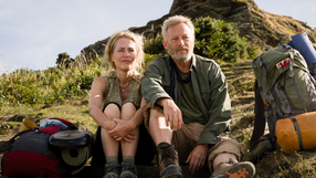 Gillian Anderson i Jason Isaacs w filmie "Ścieżki życia"