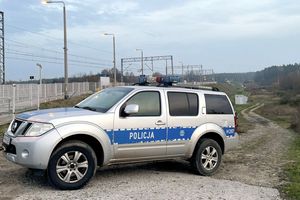 Policja przy torowisku (zdjęci ilustracyjne)