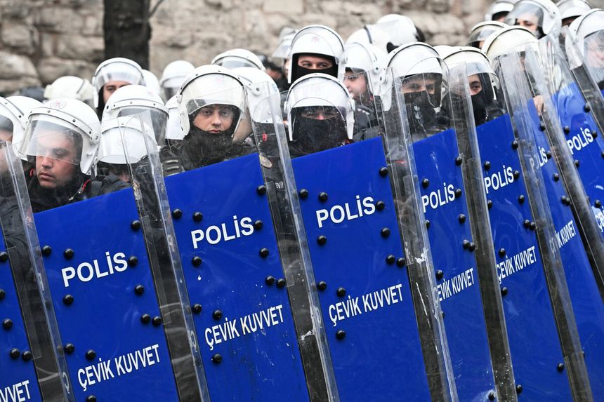 Turcja. Starcia policjantów z dżihadystami