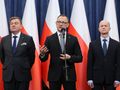 Rzecznik prasowy prezydenta RP Rafał Leśkiewicz, zastępca szefa Biura Bezpieczeństwa Narodowego gen. bryg. Andrzej Kowalski oraz doradca prezydenta RP Krzysztof Wacławek podczas konferencji prasowej po spotkaniu w Pałacu Prezydenckim w Warszawie