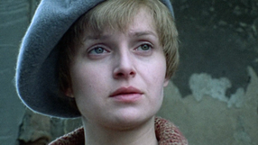 Kadr z serialu "Dom"