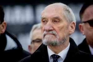 Macierewicz