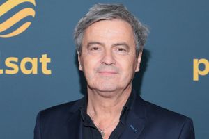 Polacy znają go z uwielbianego serialu TVP. Nie uwierzysz, czyim jest ojczymem