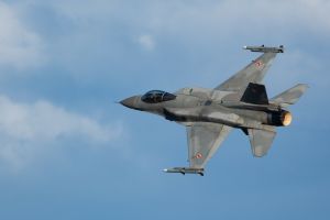 F-16