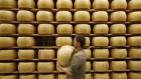 Produkcja Parmigiano Reggiano