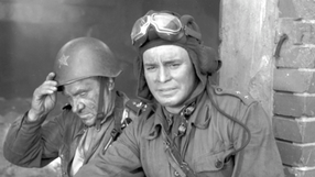 Kadr z serialu "Czterej pancerni i pies"