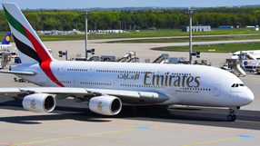 Linie Emirates samolot pasazerski 