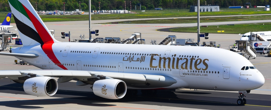 Linie Emirates samolot pasazerski 