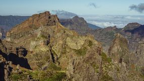 Gorski krajobraz miedzy Pico do Areeiro a Pico Ruivo