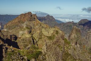 Gorski krajobraz miedzy Pico do Areeiro a Pico Ruivo
