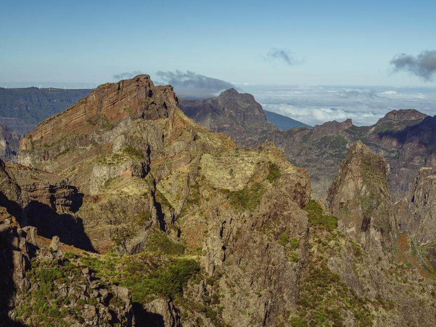 Gorski krajobraz miedzy Pico do Areeiro a Pico Ruivo