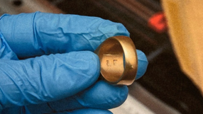 Zamiast złota kupiła tombak